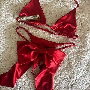 Brand new with tags SKIMS Woven Shine Bow Teddy in Red, size XS.